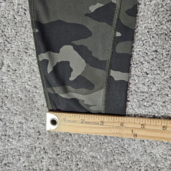 Athleta Ultimate 7/8 Tight Leggings Womens Small Green Camo Stretch Gym - Picture 11 of 11